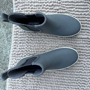 Sperry Gray women’s gray rain boots 6.5